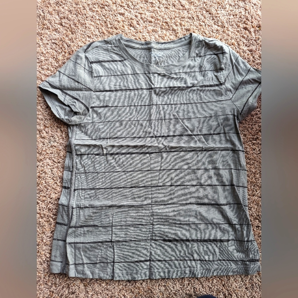 Athleta tee